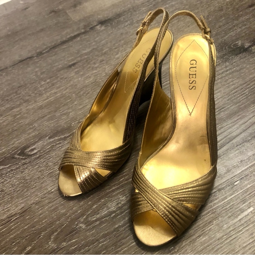 Guess Gold leather Sandals